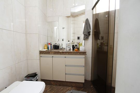 Banheiro da Suíte de apartamento à venda com 3 quartos, 140m² em Padre Eustáquio, Belo Horizonte