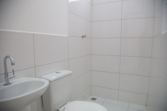 Banheiro  de casa para alugar com 1 quarto, 22m² em Lajeado, São Paulo