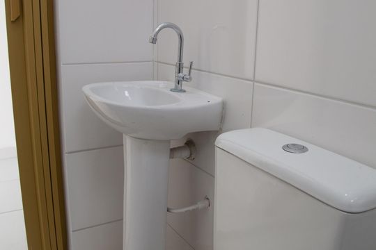Banheiro de casa para alugar com 1 quarto, 22m² em Lajeado, São Paulo