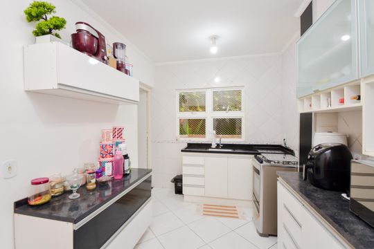 Cozinha de apartamento à venda com 2 quartos, 79m² em Jardim Valeria, Guarulhos