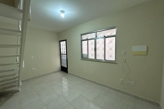 Casa para alugar com 2 quartos, 91m² em Quintino Bocaiúva, Rio de Janeiro