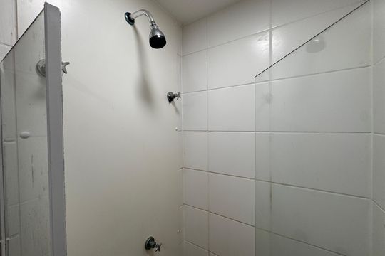 Banheiro Social de apartamento para alugar com 2 quartos, 60m² em Camorim, Barra Olimpica , Rio de Janeiro