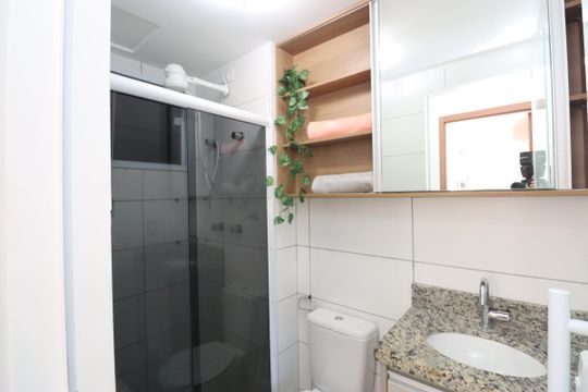 Banheiro de apartamento para alugar com 2 quartos, 45m² em Cassange, Salvador
