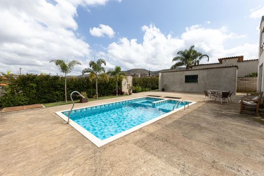 Piscina de casa de condomínio à venda com 6 quartos, 800m² em Ville Des Lacs, Nova Lima