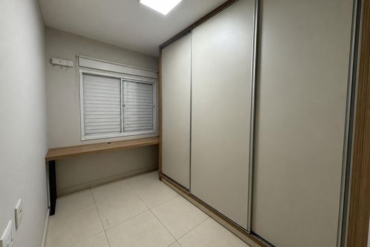 Quarto de apartamento para alugar com 2 quartos, 59m² em Jardim Holanda, Uberlândia