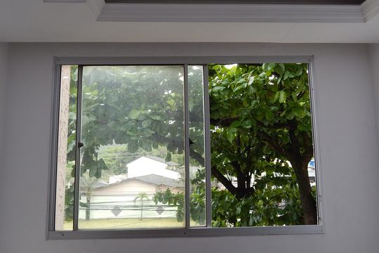 Sala detalhe gesso de apartamento para alugar com 2 quartos, 50m² em Guaratiba, Rio de Janeiro
