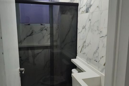 Banheiro de apartamento à venda com 2 quartos, 40m² em Jardim Egle, São Paulo