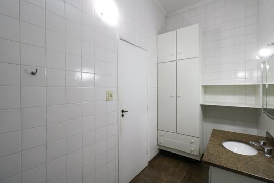 Banheiro de casa para alugar com 3 quartos, 300m² em Santa Maria, São Caetano do Sul