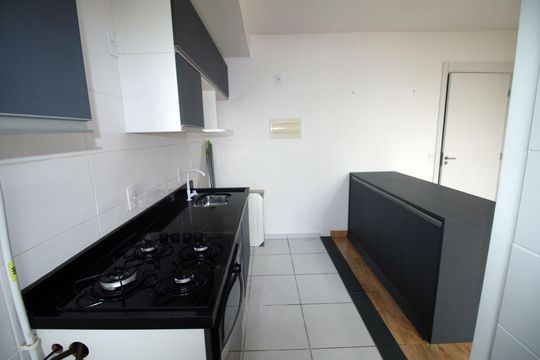 Cozinha de apartamento para alugar com 1 quarto, 33m² em Vista Alegre, Rio de Janeiro