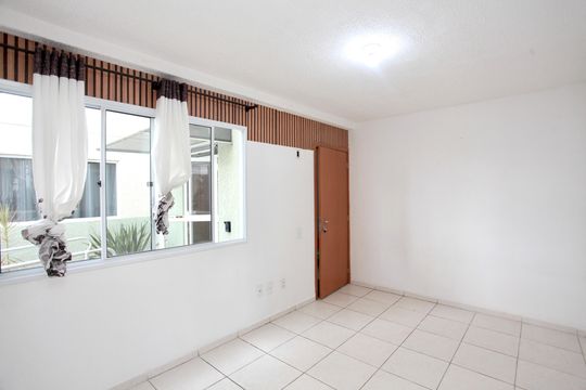 Sala de apartamento para alugar com 2 quartos, 42m² em Chácaras Califórnia, Contagem