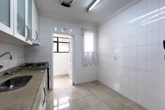 Cozinha de apartamento para alugar com 3 quartos, 118m² em Vila Mariana, São Paulo