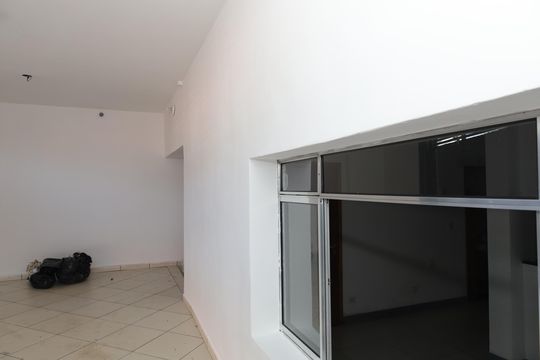 Garagem de casa para alugar com 3 quartos, 160m² em Jardim Lucinda, São Paulo