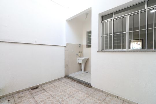 Quintal e área de serviço  de apartamento para alugar com 2 quartos, 65m² em Lapa, São Paulo