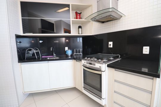 Cozinha de apartamento para alugar com 2 quartos, 86m² em Caminho das Árvores, Salvador