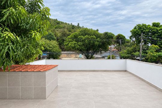 Área externa de casa à venda com 3 quartos, 150m² em Jardim Sulacap, Rio de Janeiro