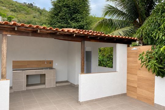 Área externa de casa à venda com 3 quartos, 150m² em Jardim Sulacap, Rio de Janeiro