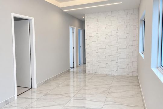 Sala de casa à venda com 3 quartos, 150m² em Jardim Sulacap, Rio de Janeiro