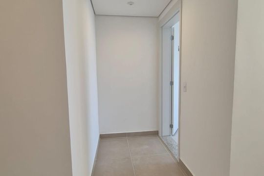 Corredor de apartamento à venda com 1 quarto, 28m² em Vila Olímpia, São Paulo