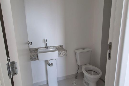 Banheiro de apartamento à venda com 1 quarto, 28m² em Vila Olímpia, São Paulo