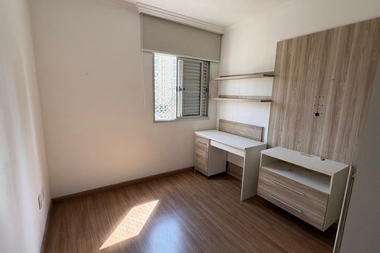 Quarto de apartamento à venda com 3 quartos, 98m² em Chácara Primavera, Campinas