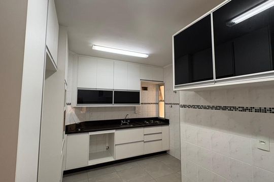 Cozinha de apartamento à venda com 3 quartos, 98m² em Chácara Primavera, Campinas