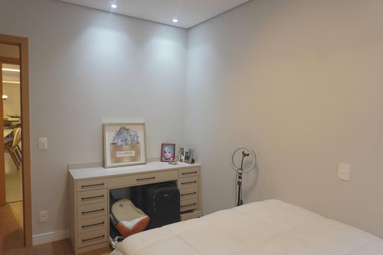 Suite 3 de apartamento à venda com 3 quartos, 220m² em Centro Empresarial Tamboré, Santana de Parnaíba