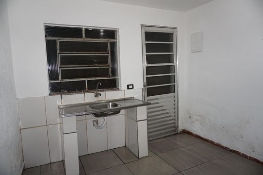 Casa para alugar com 1 quarto, 50m² em Jardim Sao Vicente, Embu das Artes
