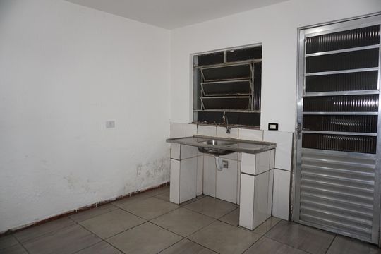 Cozinha de casa para alugar com 1 quarto, 50m² em Jardim Sao Vicente, Embu das Artes
