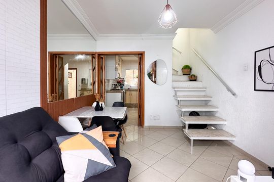Sala de casa de condomínio à venda com 2 quartos, 107m² em Paulicéia, São Bernardo do Campo