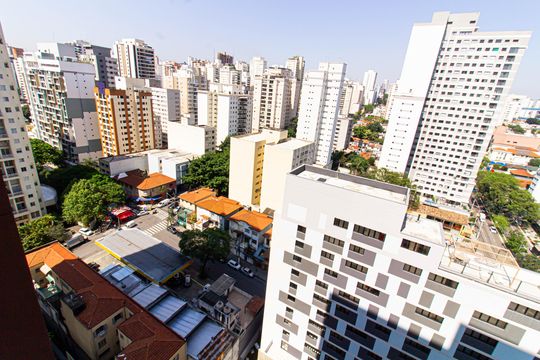 Varanda de kitnet/studio para alugar com 1 quarto, 27m² em Pompeia, São Paulo