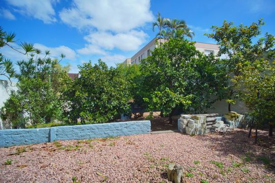 Quintal de casa à venda com 3 quartos, 700m² em Bom Jesus, Porto Alegre
