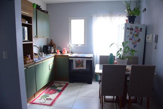 Cozinha de apartamento para alugar com 2 quartos, 46m² em Jardim Betânia, Cachoeirinha