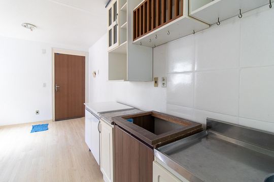 Cozinha de apartamento para alugar com 2 quartos, 49m² em Campo Novo, Porto Alegre