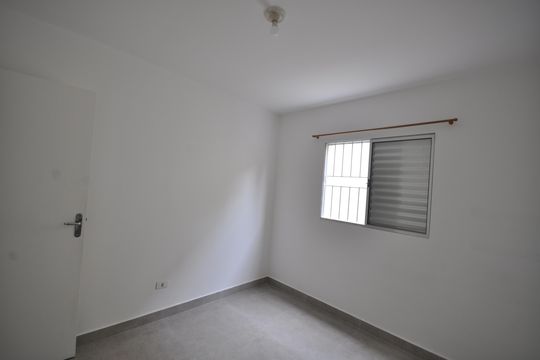Quarto 2 de casa para alugar com 2 quartos, 45m² em Vila Mazzei, São Paulo
