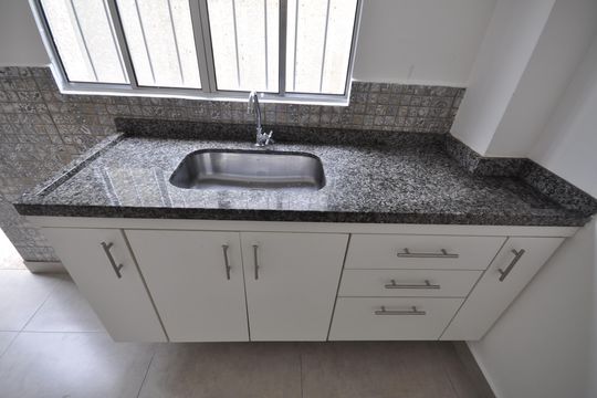 Cozinha de casa para alugar com 2 quartos, 45m² em Vila Mazzei, São Paulo