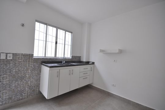 Cozinha de casa para alugar com 2 quartos, 45m² em Vila Mazzei, São Paulo