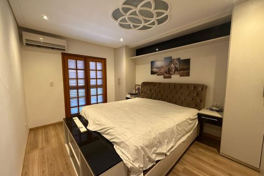 Quarto 1 de casa à venda com 3 quartos, 250m² em Vila Diva, São Paulo