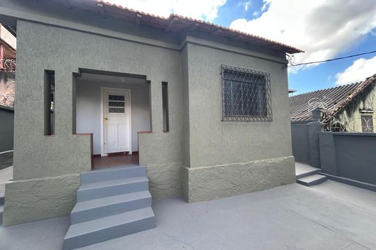 Fachada de casa à venda com 2 quartos, 70m² em Concórdia, Belo Horizonte
