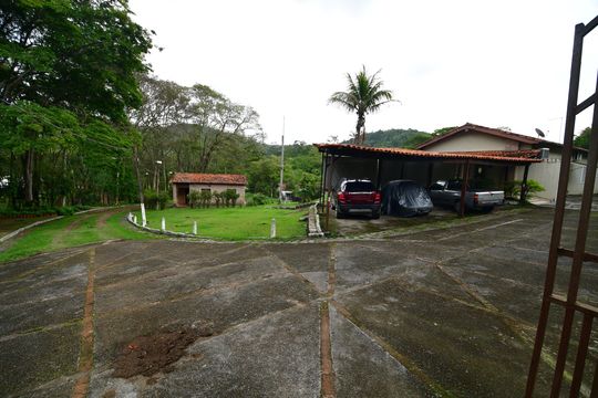 Garagem de casa de condomínio à venda com 4 quartos, 68000m² em Joaquim Egídio, Campinas
