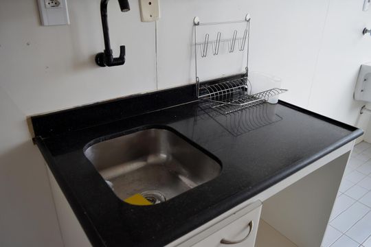 Cozinha de apartamento para alugar com 1 quarto, 49m² em Pinheiros, São Paulo