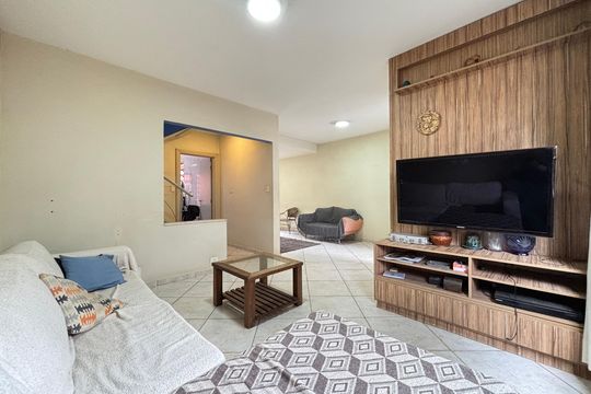 Sala de casa à venda com 2 quartos, 154m² em Pinheiros, São Paulo