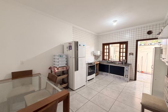 Cozinha de casa de condomínio à venda com 2 quartos, 124m² em Jardim Promeca, Várzea Paulista