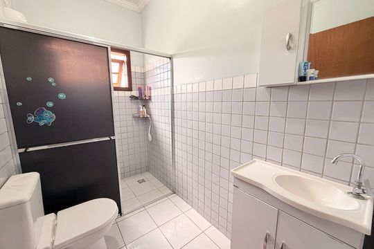 Banheiro Social de casa de condomínio à venda com 2 quartos, 124m² em Jardim Promeca, Várzea Paulista