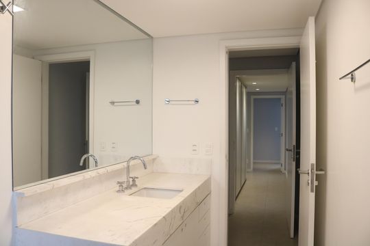 Banheiro 2 de apartamento para alugar com 5 quartos, 320m² em Perdizes, São Paulo