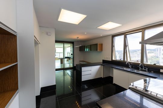 Cozinha de apartamento à venda com 4 quartos, 278m² em Vila da Serra, Nova Lima