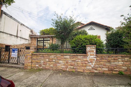 Fachada da Casa de casa à venda com 3 quartos, 679m² em Vila Cordeiro, São Paulo