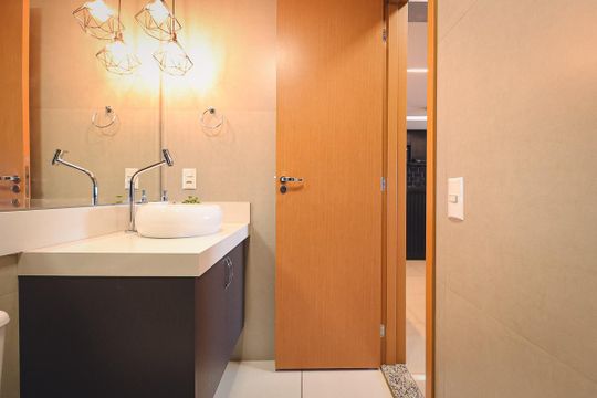 Banheiro de apartamento para alugar com 2 quartos, 65m² em Setor Pedro Ludovico, Goiânia