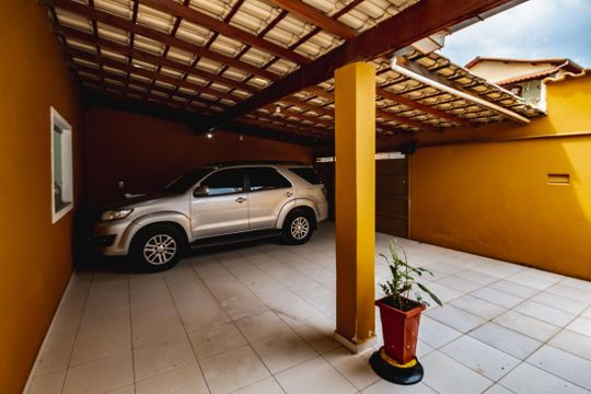 Garagem de casa para alugar com 4 quartos, 96m² em Botafogo (justinópolis), Ribeirão das Neves