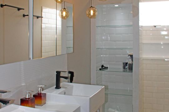 Banheiro de apartamento à venda com 2 quartos, 85m² em Vila Santa Claudina, Vinhedo