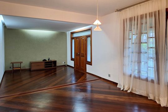 Casa de Condomínio para alugar com 3 quartos, 320m² em Matapaca, Niterói